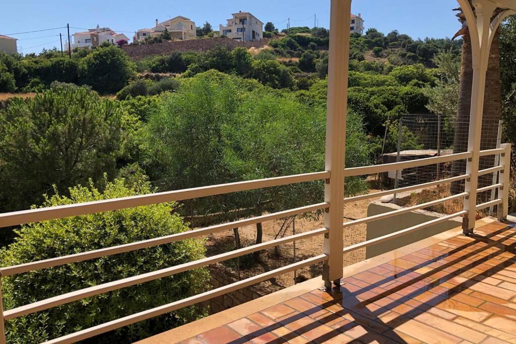 Seafront Apartment Καρφάς Εξωτερικό φωτογραφία